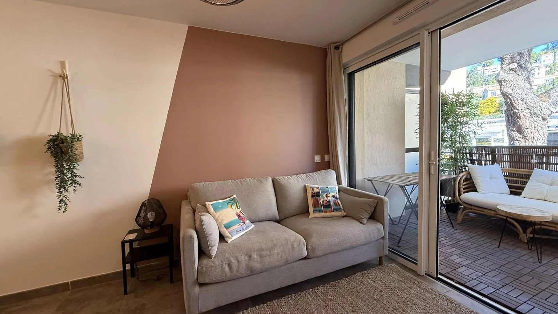 T2 Centre Ville/Plage/Commerces/Clim Le Lavandou 0*,  Frankreich